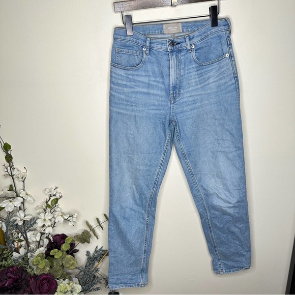 EVERLANE The Original Cheeky Jean Light Wash Stretch {QQ19} - Picture 2 of 5